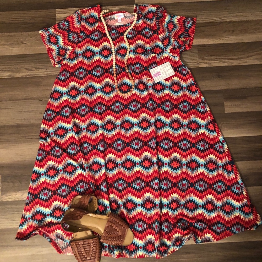 NWT LULAROE LLR Carly Dress Size Medium
